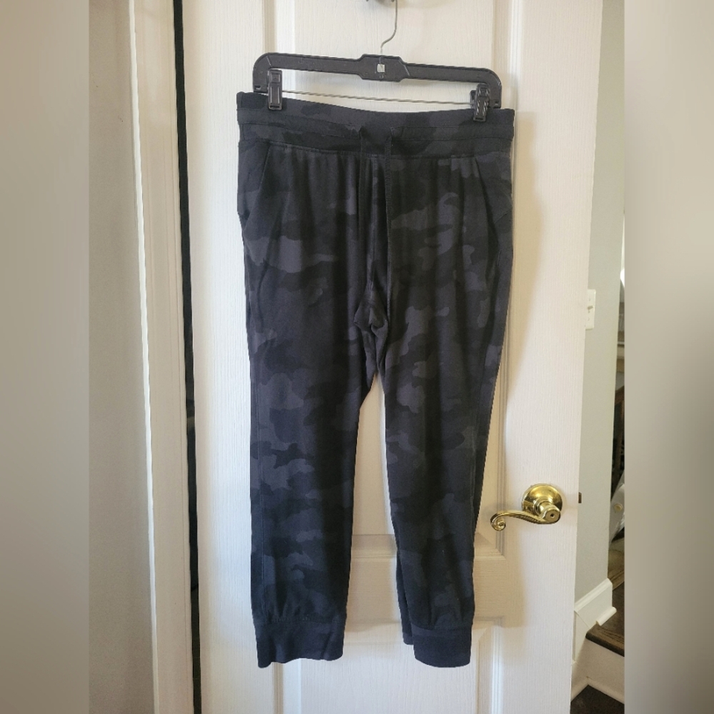 Lululemon Ready to Rulu Jogger Crop Pants Gray Black Camoflauge Size 10